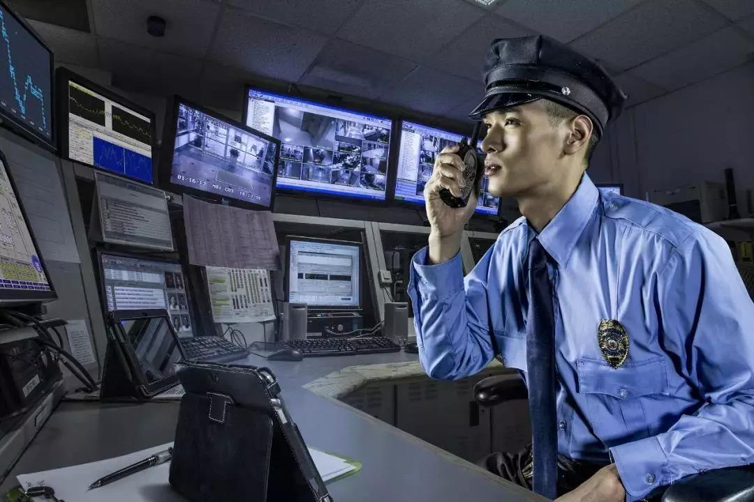 你知道什么是公專對講機融合網關嗎？